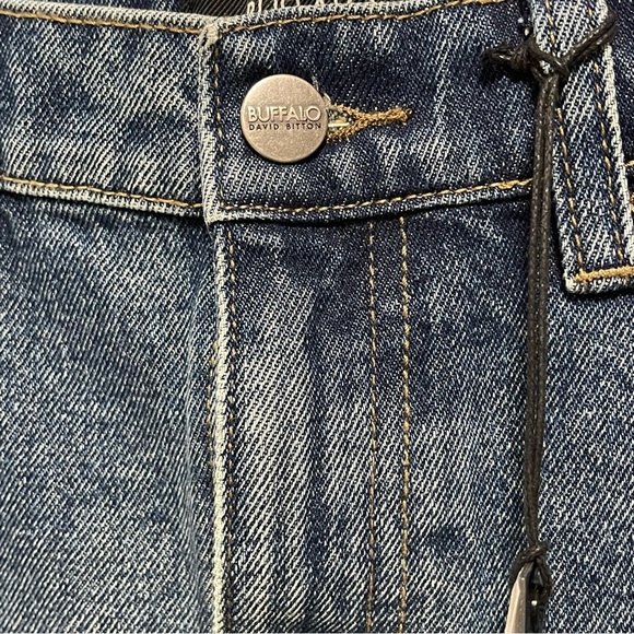 NWT Buffalo David Bitton Faith Mid Rise Distressed w Floral Embroidery Size 29 - Picture 4 of 9